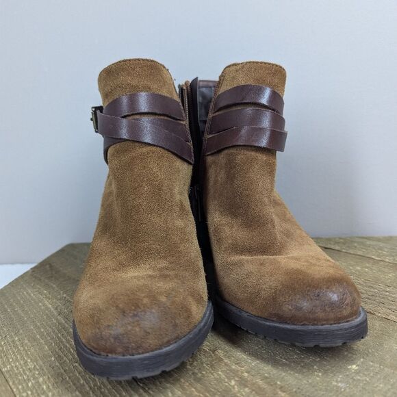 Sam Edelman Hannah Chelsea Boots Suede Belted Ankle Booties Size 7 | 2.5” Heel - Picture 4 of 10